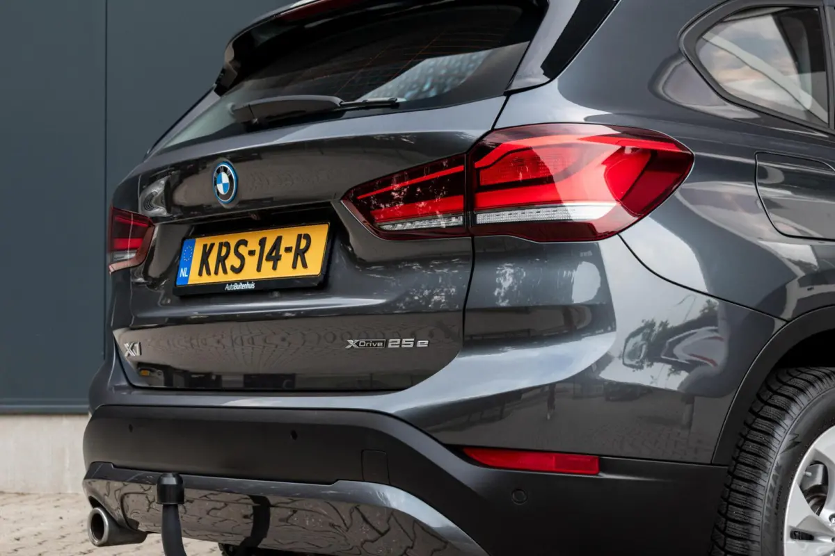 xDrive25e High Executive|1e EIGENAAR|ELEK.KLEP|TREKHAAK|HEAD-UP|CAMERA
