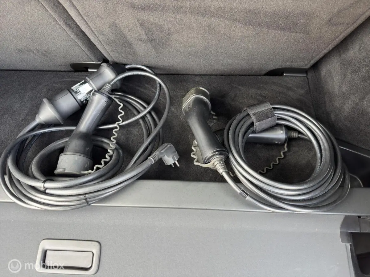 2.0 T8 PHEV AWD R-Design / Camera / Carplay / All in prijs