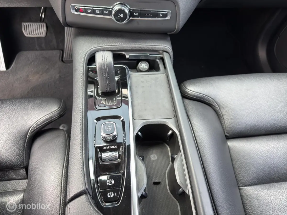 2.0 T8 PHEV AWD R-Design / Camera / Carplay / All in prijs