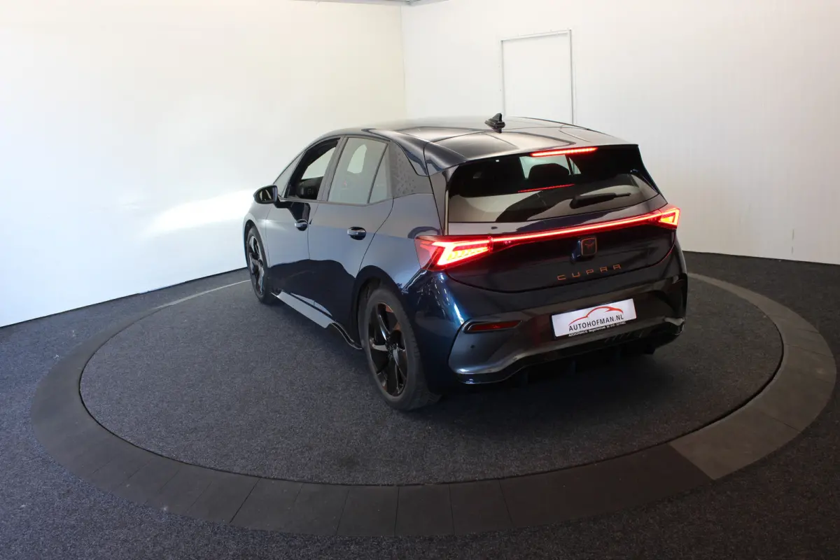 62 kWh SOH 94% PDC Carplay Stoel + Stuur Verwarming