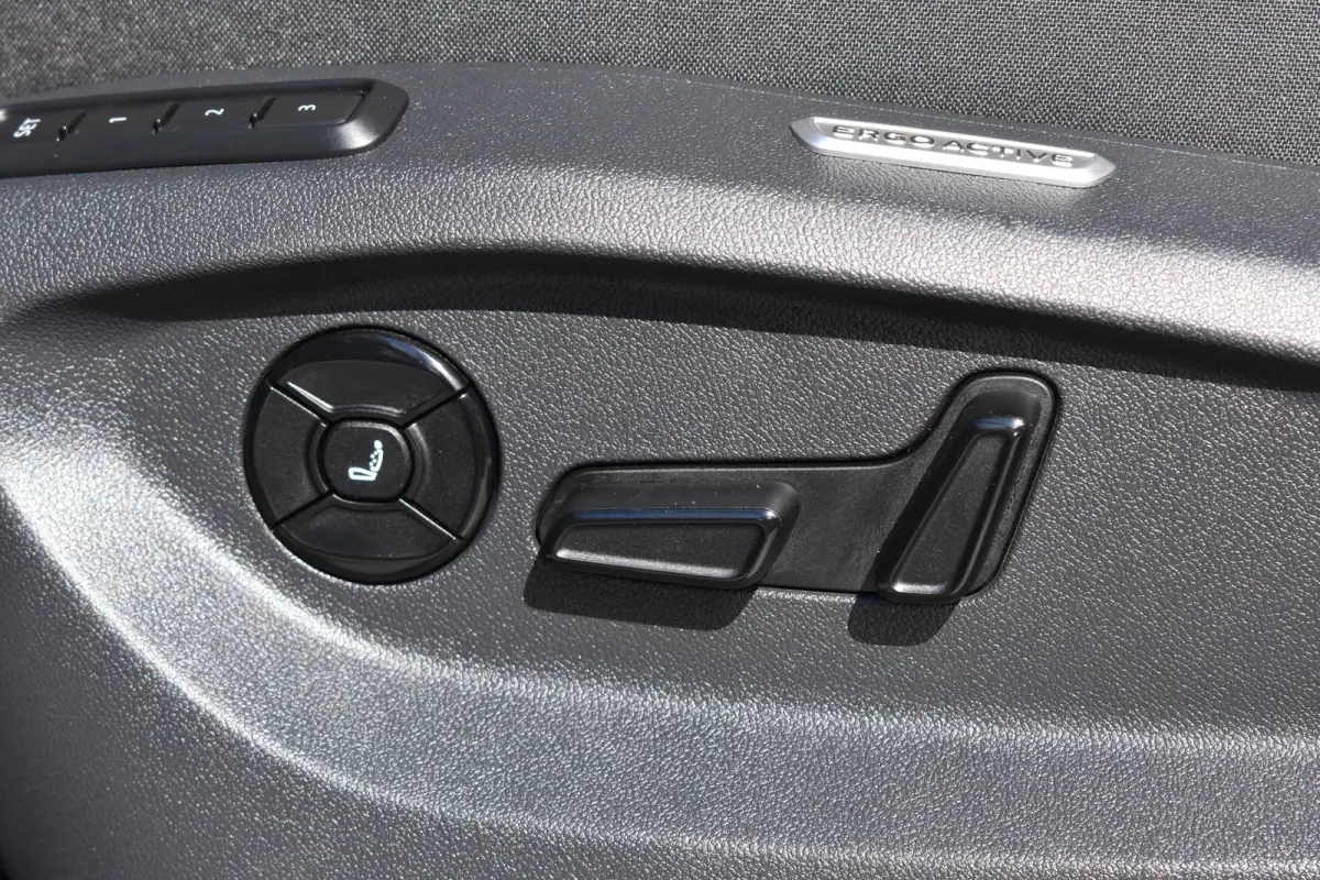 1.5 272PK eHybrid R-Line Edition Assistance Pakket | Comfort Pakket Plus | Interieur Style Pakket | Design Pakket | Schuif-kanteldak | Wegklapbare trekhaak | Head-up display | Harman Kardon 