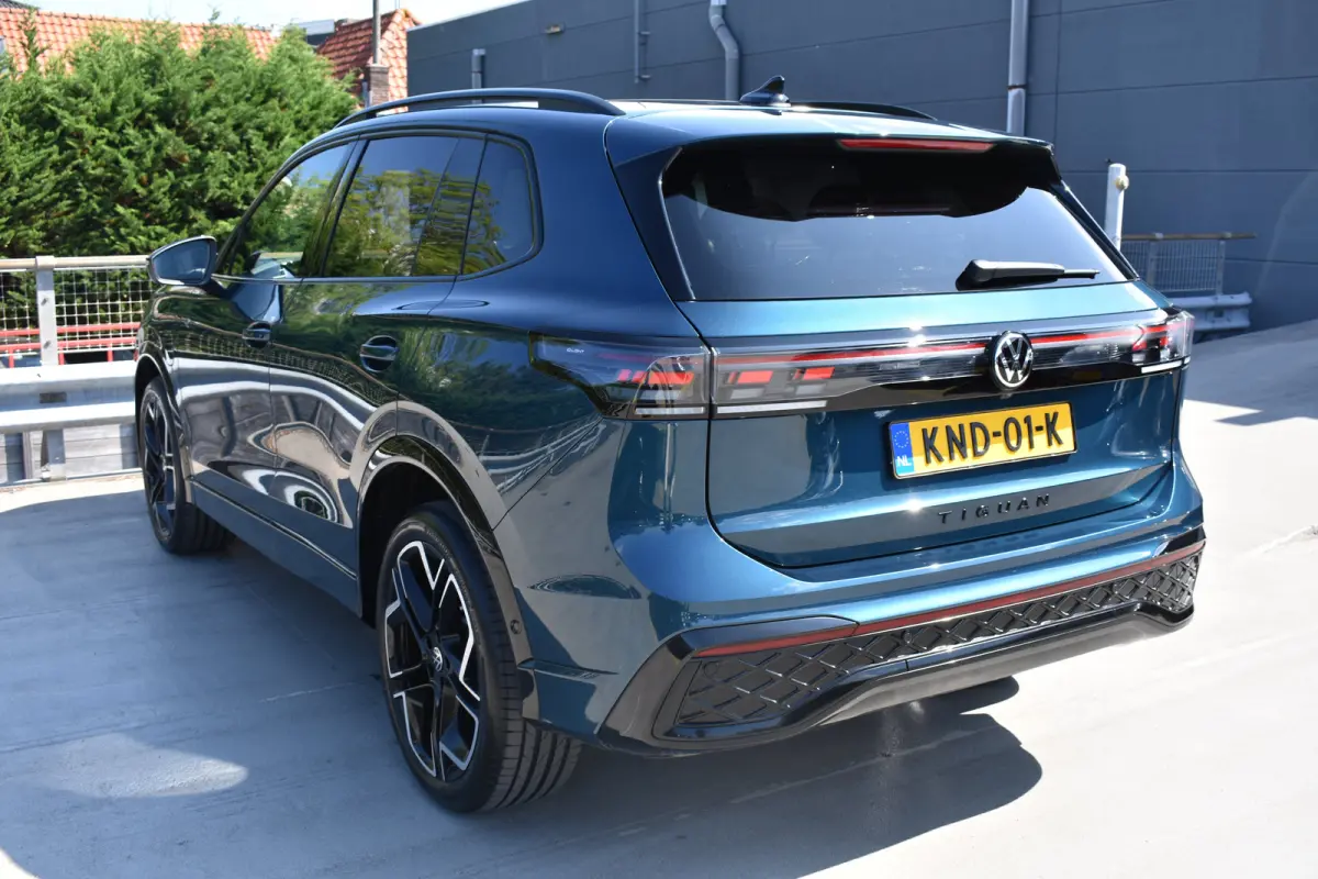 1.5 272PK eHybrid R-Line Edition Assistance Pakket | Comfort Pakket Plus | Interieur Style Pakket | Design Pakket | Schuif-kanteldak | Wegklapbare trekhaak | Head-up display | Harman Kardon 