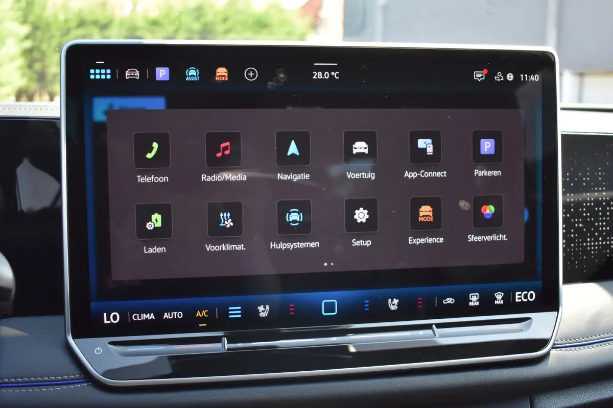 1.5 272PK eHybrid R-Line Edition Assistance Pakket | Comfort Pakket Plus | Interieur Style Pakket | Design Pakket | Schuif-kanteldak | Wegklapbare trekhaak | Head-up display | Harman Kardon 