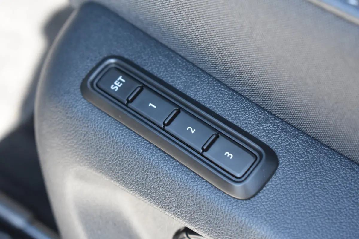 1.5 272PK eHybrid R-Line Edition Assistance Pakket | Comfort Pakket Plus | Interieur Style Pakket | Design Pakket | Schuif-kanteldak | Wegklapbare trekhaak | Head-up display | Harman Kardon 