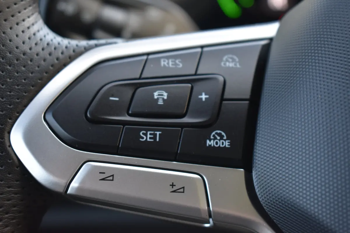 1.5 272PK eHybrid R-Line Edition Assistance Pakket | Comfort Pakket Plus | Interieur Style Pakket | Design Pakket | Schuif-kanteldak | Wegklapbare trekhaak | Head-up display | Harman Kardon 