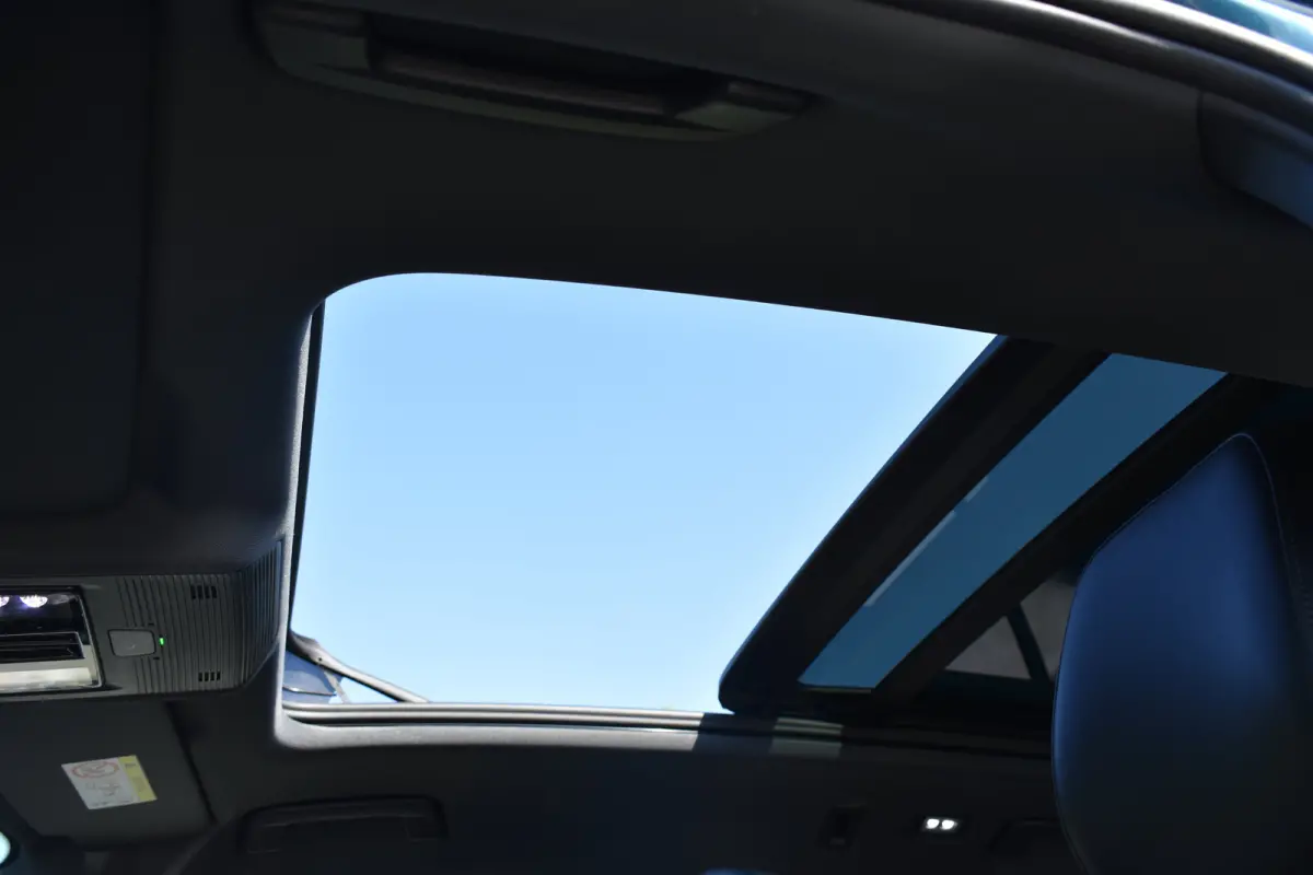 1.5 272PK eHybrid R-Line Edition Assistance Pakket | Comfort Pakket Plus | Interieur Style Pakket | Design Pakket | Schuif-kanteldak | Wegklapbare trekhaak | Head-up display | Harman Kardon 