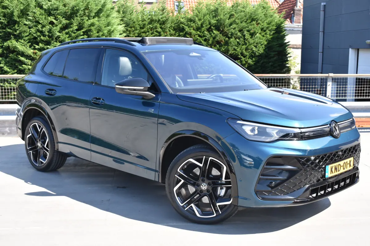 1.5 272PK eHybrid R-Line Edition Assistance Pakket | Comfort Pakket Plus | Interieur Style Pakket | Design Pakket | Schuif-kanteldak | Wegklapbare trekhaak | Head-up display | Harman Kardon 
