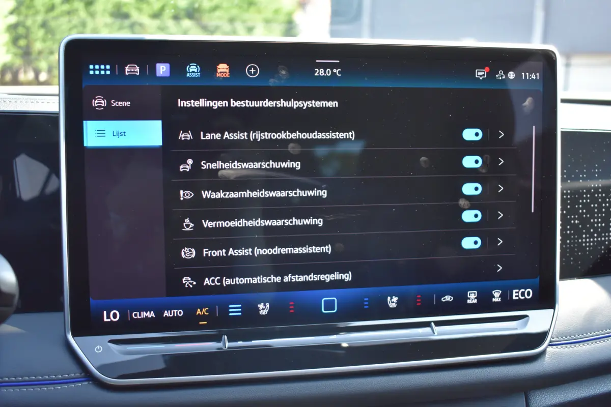 1.5 272PK eHybrid R-Line Edition Assistance Pakket | Comfort Pakket Plus | Interieur Style Pakket | Design Pakket | Schuif-kanteldak | Wegklapbare trekhaak | Head-up display | Harman Kardon 