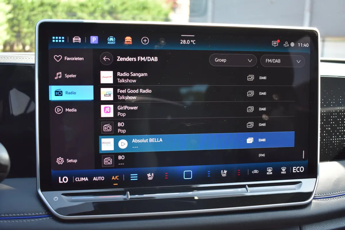 1.5 272PK eHybrid R-Line Edition Assistance Pakket | Comfort Pakket Plus | Interieur Style Pakket | Design Pakket | Schuif-kanteldak | Wegklapbare trekhaak | Head-up display | Harman Kardon 