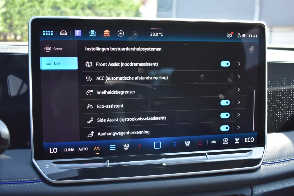 1.5 272PK eHybrid R-Line Edition Assistance Pakket | Comfort Pakket Plus | Interieur Style Pakket | Design Pakket | Schuif-kanteldak | Wegklapbare trekhaak | Head-up display | Harman Kardon 