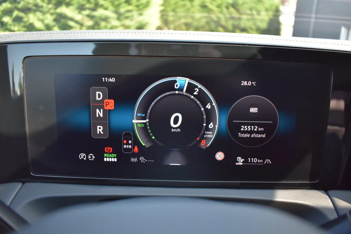1.5 272PK eHybrid R-Line Edition Assistance Pakket | Comfort Pakket Plus | Interieur Style Pakket | Design Pakket | Schuif-kanteldak | Wegklapbare trekhaak | Head-up display | Harman Kardon 