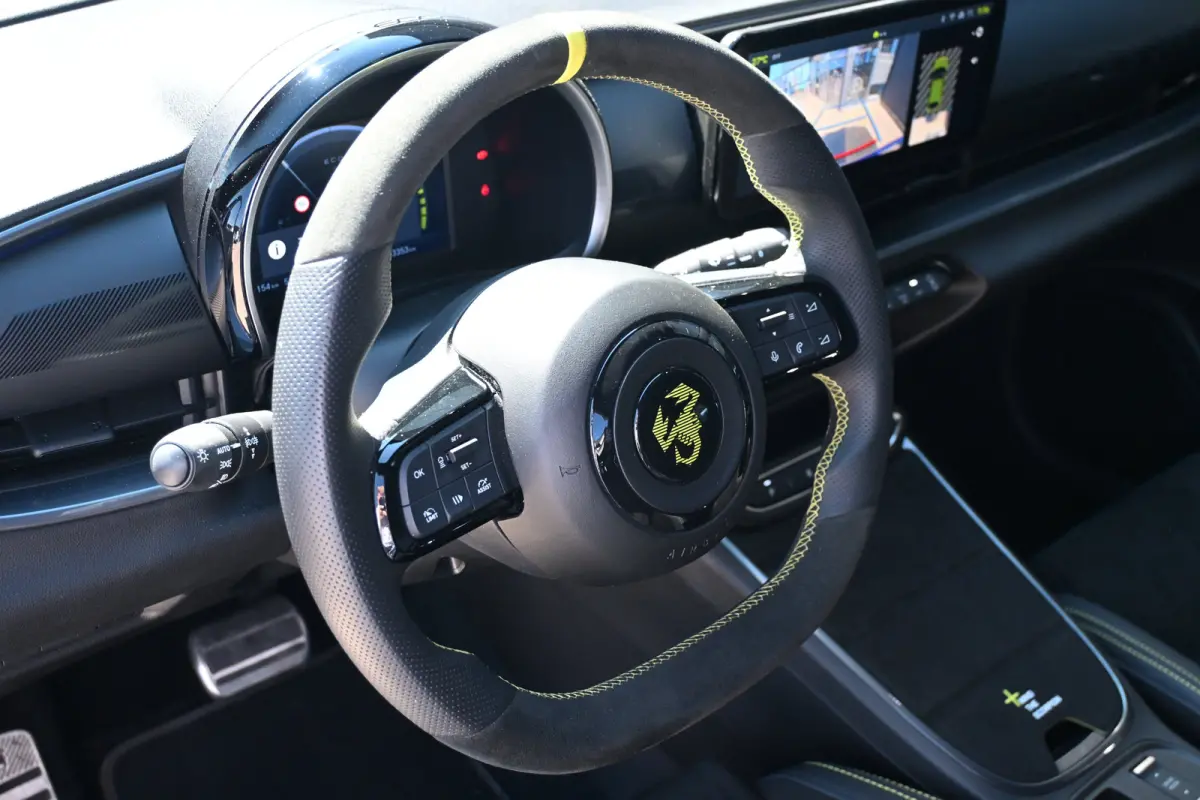 Scorpionissima 54 kWh 240pk Tot 8 Jaar Garantie! | Torson Sperdifferentieel | Sabelt Stoelen | Allseason | Stoelverwarming | Draadloos Apple Carplay & Android Auto | !!