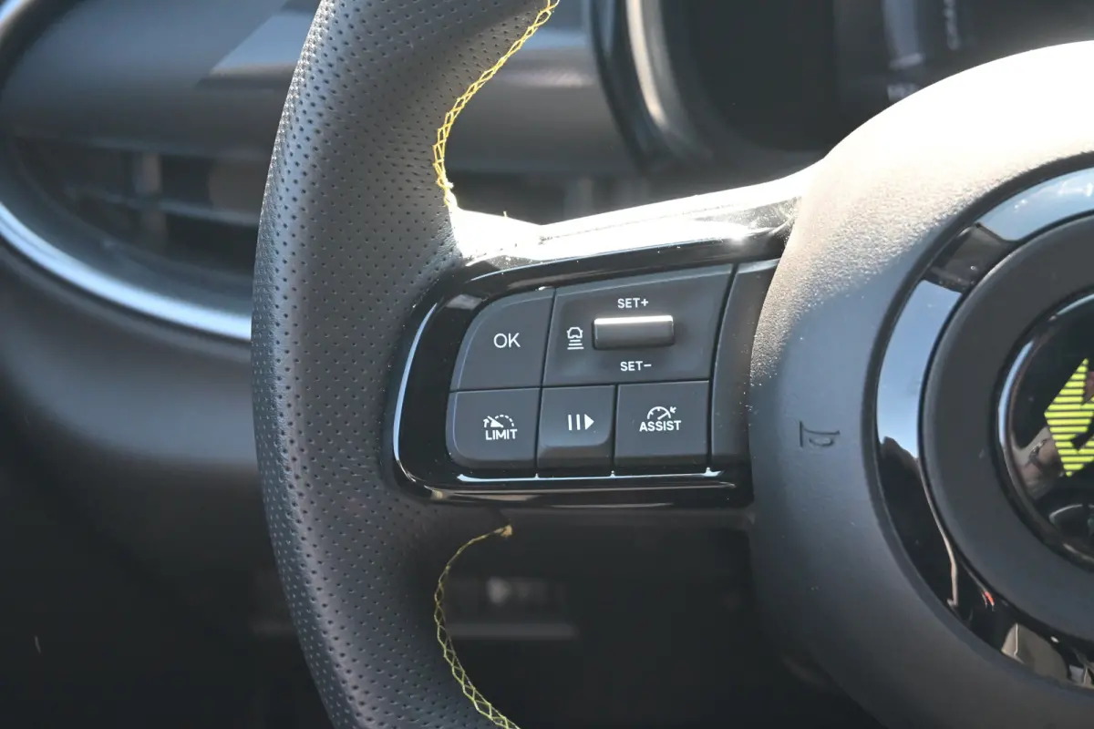 Scorpionissima 54 kWh 240pk Tot 8 Jaar Garantie! | Torson Sperdifferentieel | Sabelt Stoelen | Allseason | Stoelverwarming | Draadloos Apple Carplay & Android Auto | !!