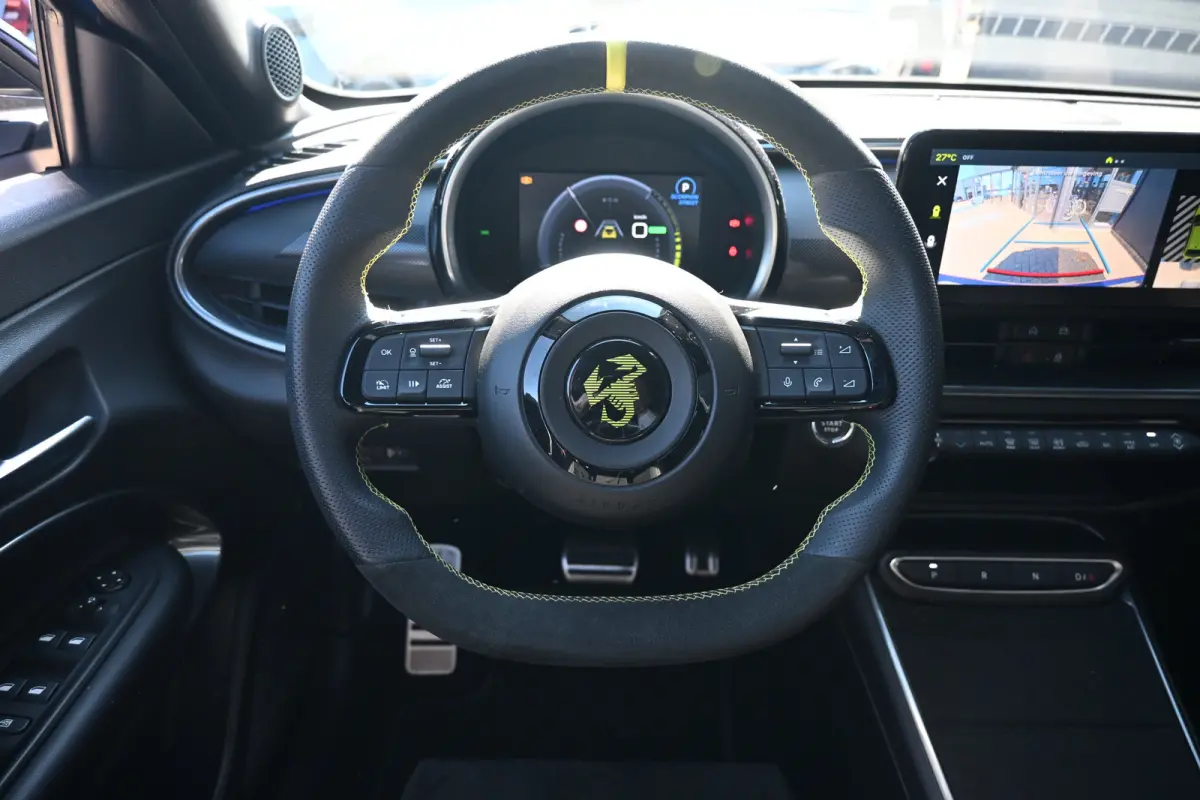 Scorpionissima 54 kWh 240pk Tot 8 Jaar Garantie! | Torson Sperdifferentieel | Sabelt Stoelen | Allseason | Stoelverwarming | Draadloos Apple Carplay & Android Auto | !!