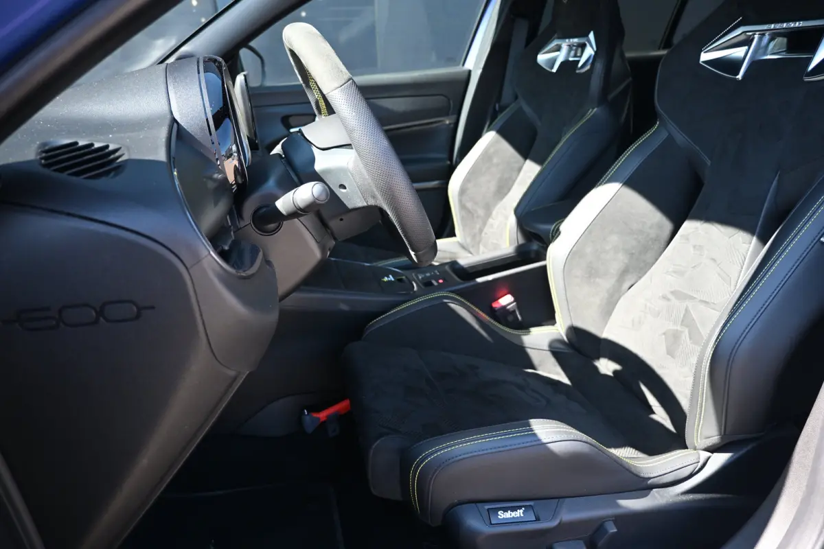 Scorpionissima 54 kWh 280pk Tot 8 Jaar Garantie! | Torson Sperdifferentieel | Sabelt Stoelen | Allseason | Stoelverwarming | Draadloos Apple Carplay & Android Auto | !!