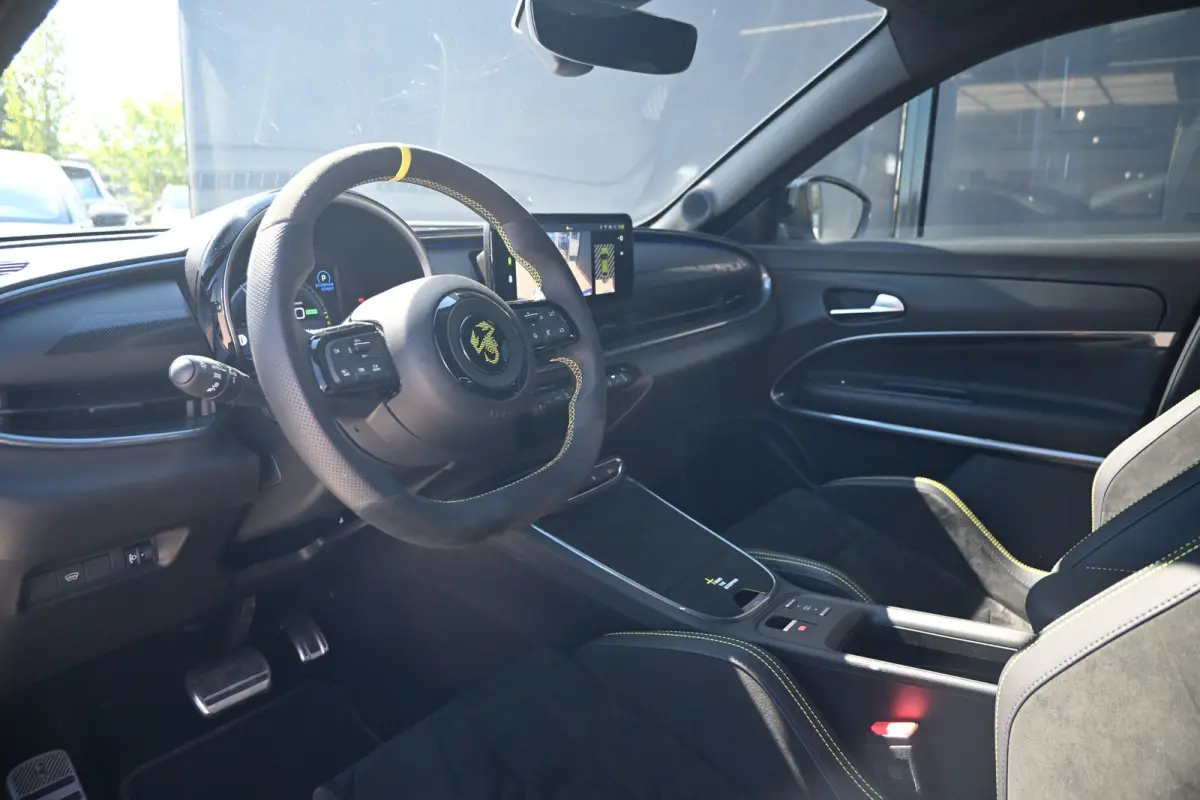 Scorpionissima 54 kWh 280pk Tot 8 Jaar Garantie! | Torson Sperdifferentieel | Sabelt Stoelen | Allseason | Stoelverwarming | Draadloos Apple Carplay & Android Auto | !!