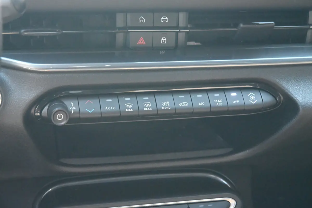 Scorpionissima 54 kWh 240pk Tot 8 Jaar Garantie! | Torson Sperdifferentieel | Sabelt Stoelen | Allseason | Stoelverwarming | Draadloos Apple Carplay & Android Auto | !!