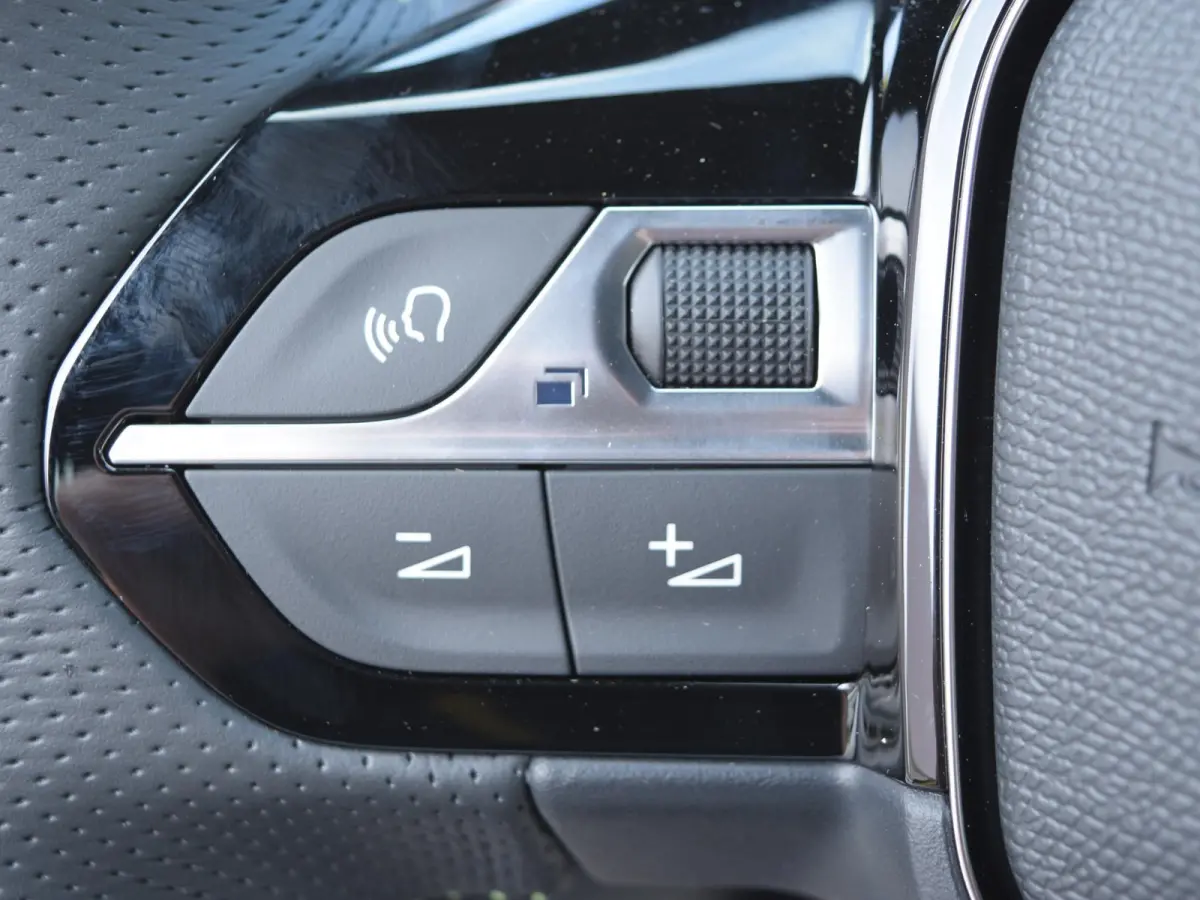 1.2 Hybrid 145 e-DCS6 GT | 145 PK | Drive Assist Plus Pack | Navigation Pack | Vision Pack