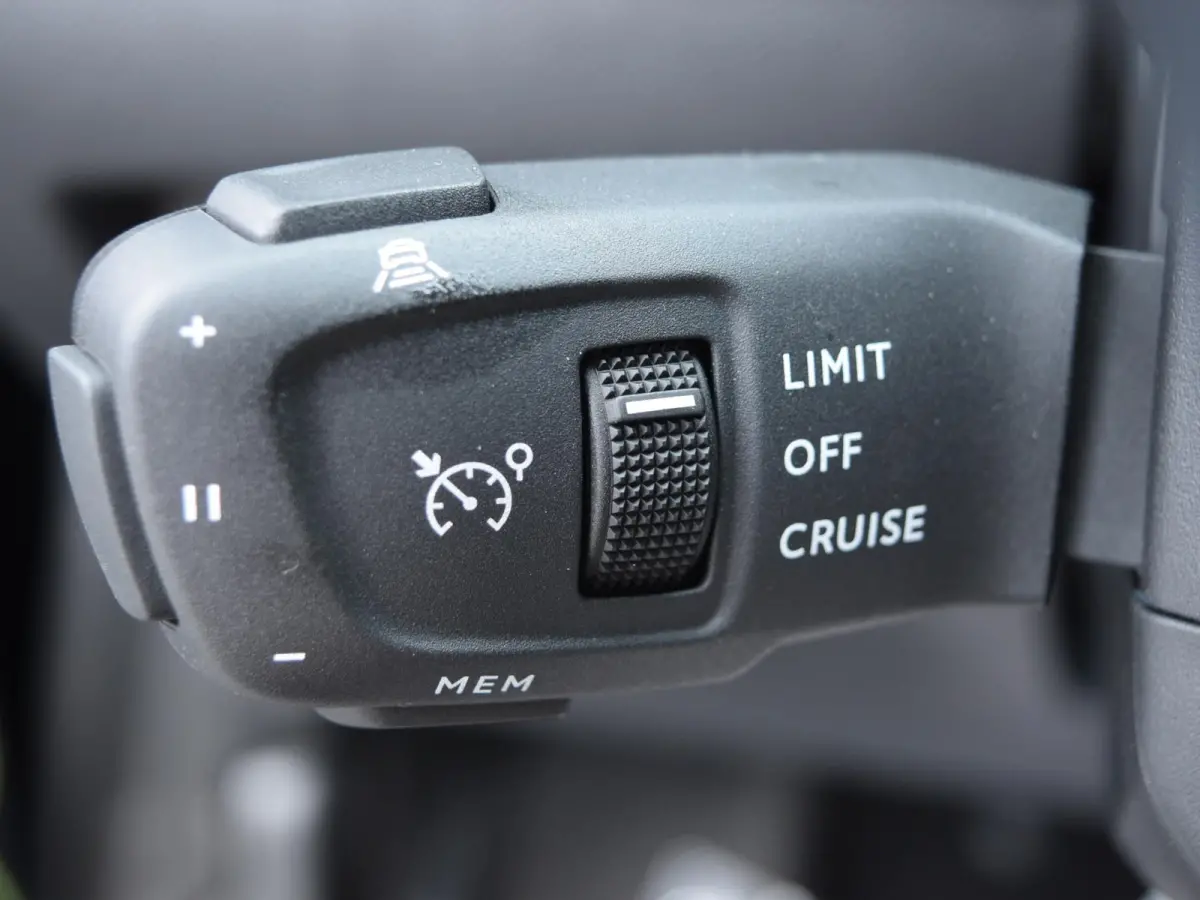 1.2 Hybrid 145 e-DCS6 GT | 145 PK | Drive Assist Plus Pack | Navigation Pack | Vision Pack