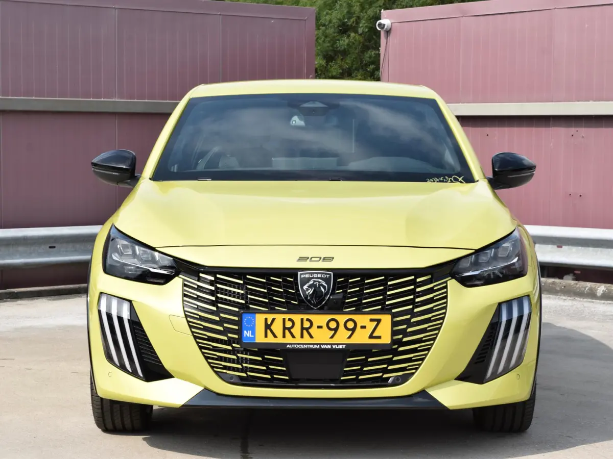 1.2 Hybrid 145 e-DCS6 GT | 145 PK | Drive Assist Plus Pack | Navigation Pack | Vision Pack