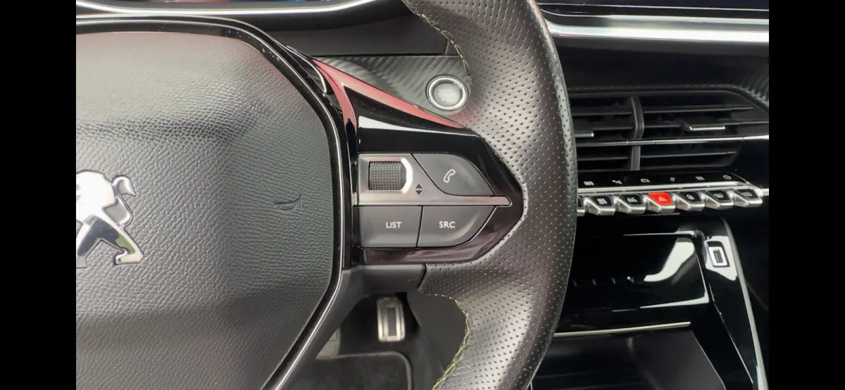 1.2 PureTech GT | Cruise Control | Climate Control | Achteruitrij Camera | Parkeersensoren Voor en Achter | Apple Carplay / Android Auto | Achteruitrijcamera | Android Auto | Apple CarPlay