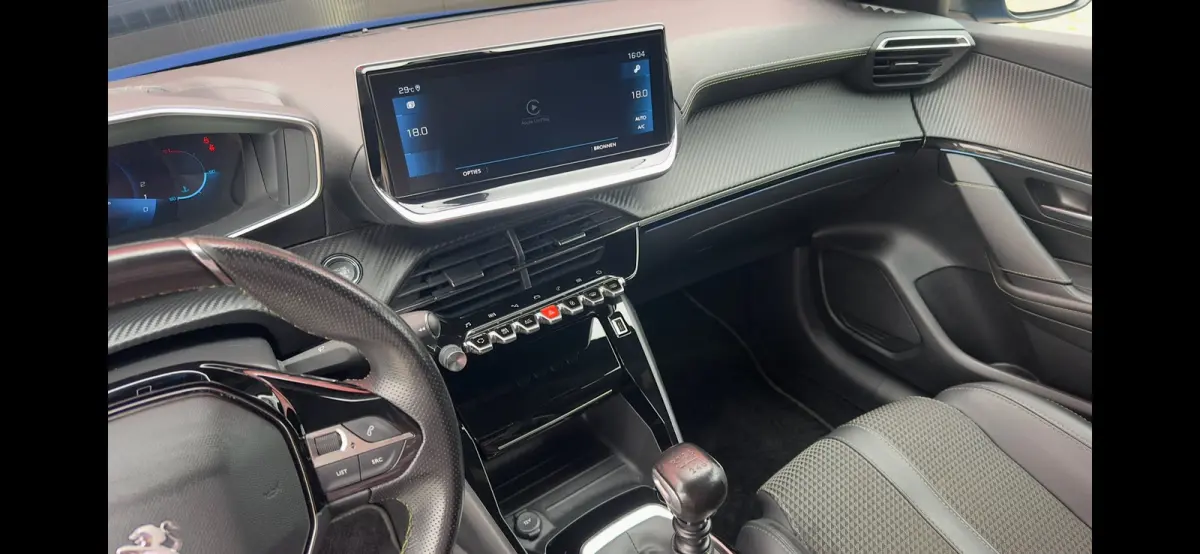 1.2 PureTech GT | Cruise Control | Climate Control | Achteruitrij Camera | Parkeersensoren Voor en Achter | Apple Carplay / Android Auto | Achteruitrijcamera | Android Auto | Apple CarPlay