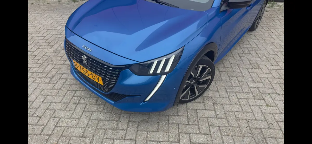 1.2 PureTech GT | Cruise Control | Climate Control | Achteruitrij Camera | Parkeersensoren Voor en Achter | Apple Carplay / Android Auto | Achteruitrijcamera | Android Auto | Apple CarPlay