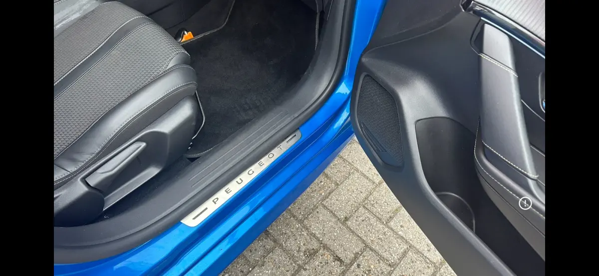 1.2 PureTech GT | Cruise Control | Climate Control | Achteruitrij Camera | Parkeersensoren Voor en Achter | Apple Carplay / Android Auto | Achteruitrijcamera | Android Auto | Apple CarPlay