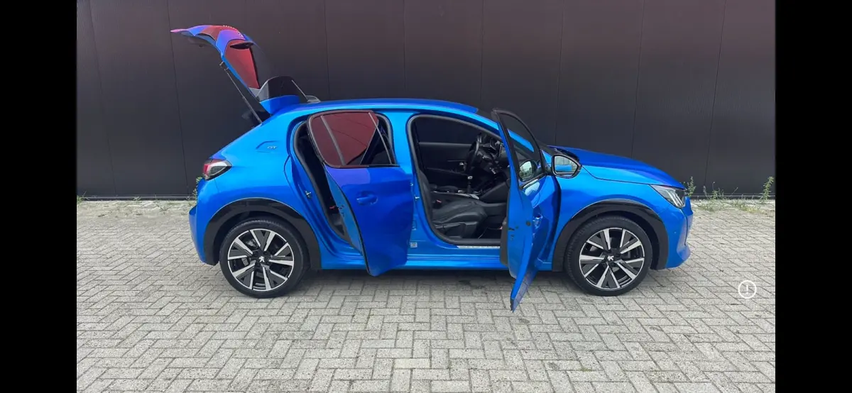 1.2 PureTech GT | Cruise Control | Climate Control | Achteruitrij Camera | Parkeersensoren Voor en Achter | Apple Carplay / Android Auto | Achteruitrijcamera | Android Auto | Apple CarPlay