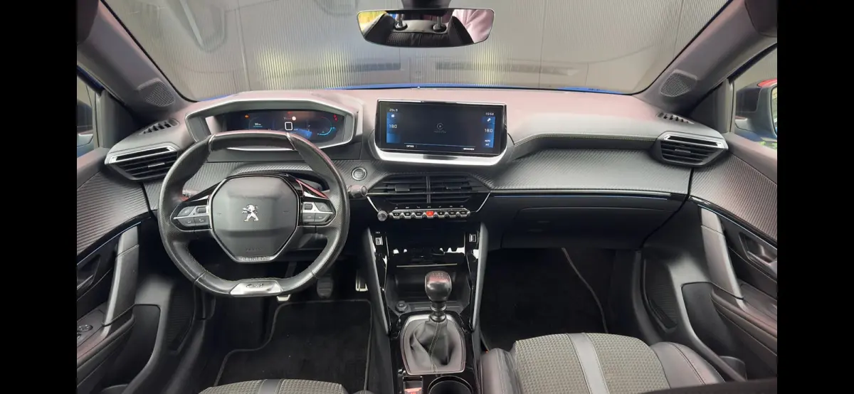 1.2 PureTech GT | Cruise Control | Climate Control | Achteruitrij Camera | Parkeersensoren Voor en Achter | Apple Carplay / Android Auto | Achteruitrijcamera | Android Auto | Apple CarPlay