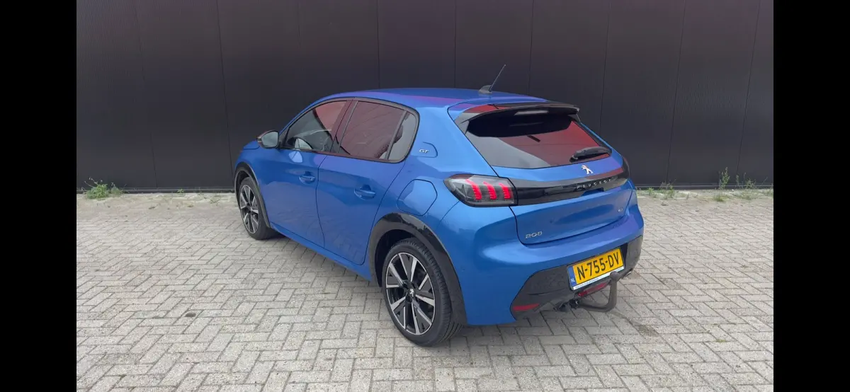 1.2 PureTech GT | Cruise Control | Climate Control | Achteruitrij Camera | Parkeersensoren Voor en Achter | Apple Carplay / Android Auto | Achteruitrijcamera | Android Auto | Apple CarPlay