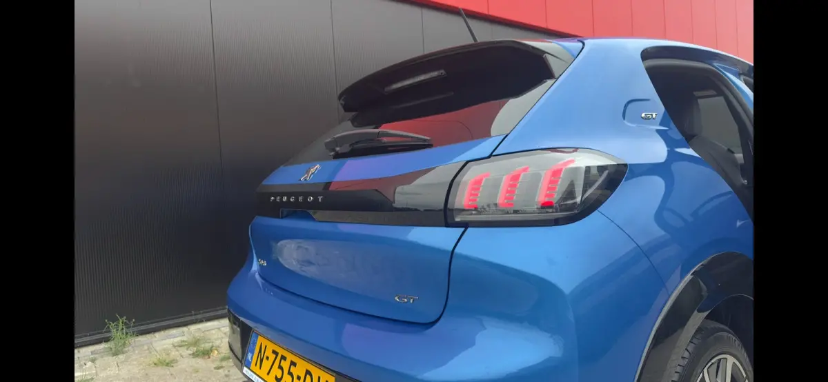 1.2 PureTech GT | Cruise Control | Climate Control | Achteruitrij Camera | Parkeersensoren Voor en Achter | Apple Carplay / Android Auto | Achteruitrijcamera | Android Auto | Apple CarPlay