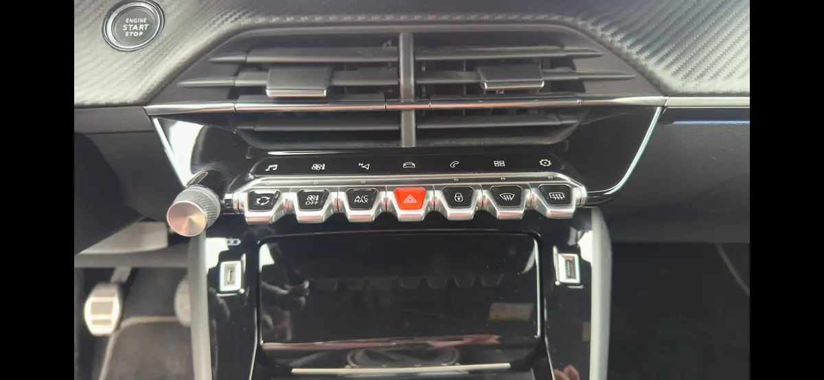 1.2 PureTech GT | Cruise Control | Climate Control | Achteruitrij Camera | Parkeersensoren Voor en Achter | Apple Carplay / Android Auto | Achteruitrijcamera | Android Auto | Apple CarPlay