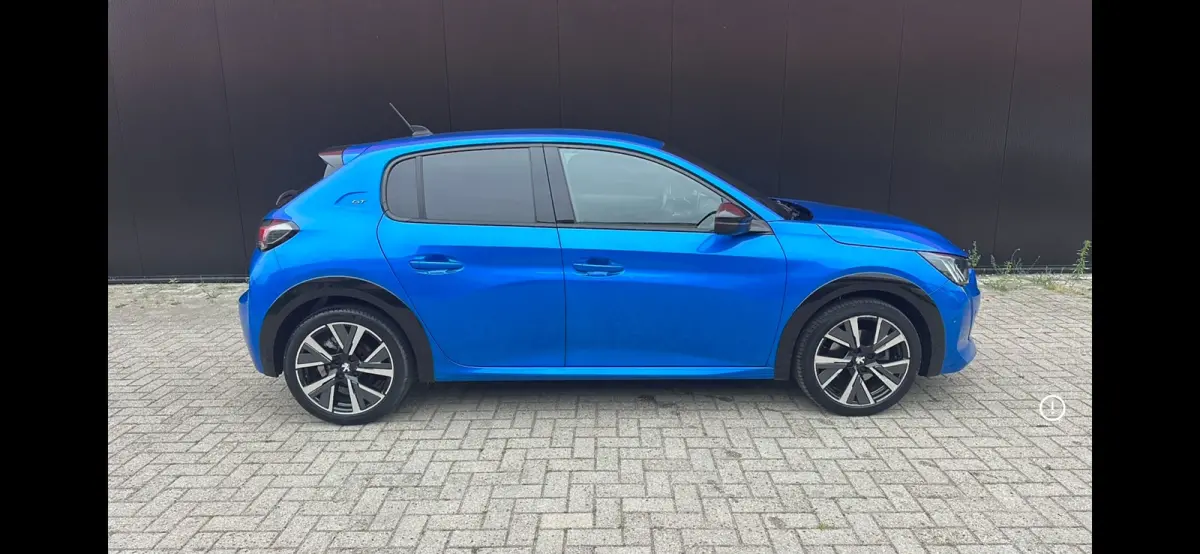 1.2 PureTech GT | Cruise Control | Climate Control | Achteruitrij Camera | Parkeersensoren Voor en Achter | Apple Carplay / Android Auto | Achteruitrijcamera | Android Auto | Apple CarPlay