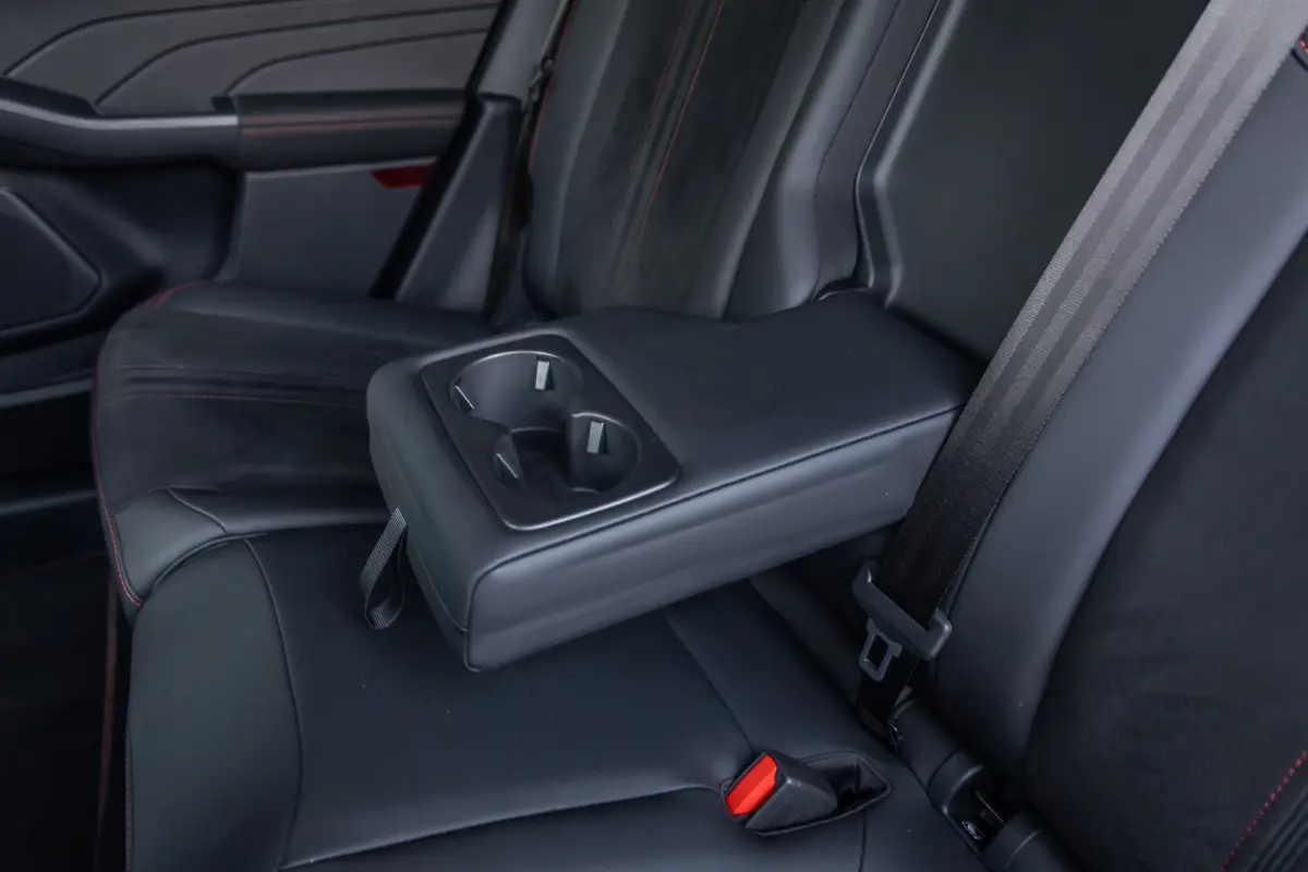 2.5 PHEV ST-Line X | Adaptief Cruise control | Trekhaak elektrisch | Elektrisch stoelen met geheugen | 360 Camera | Winterpack + Stoelverwarming Achter | Dodehoek Detectie | Alcantara / Lede