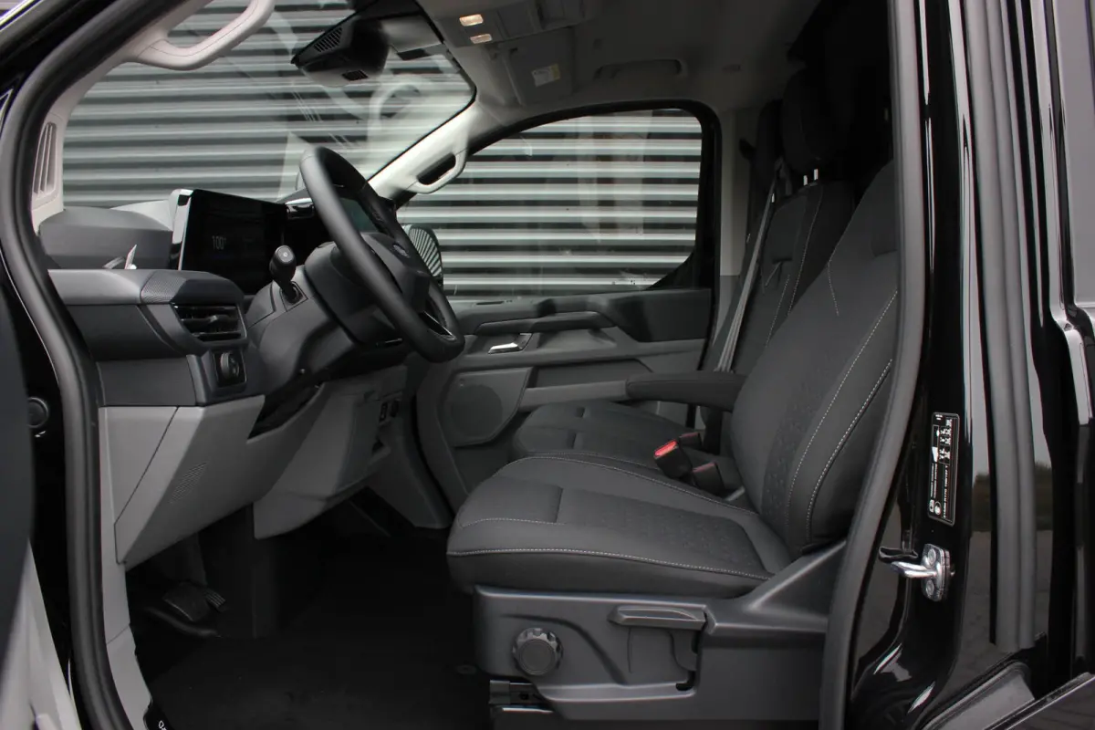 340 L2H1 Limited 71kWh 218PK / 360 CAMERA / 370KM RANGE / APPLE CARPLAY /DRIVERS- PACK / FULL OPTION