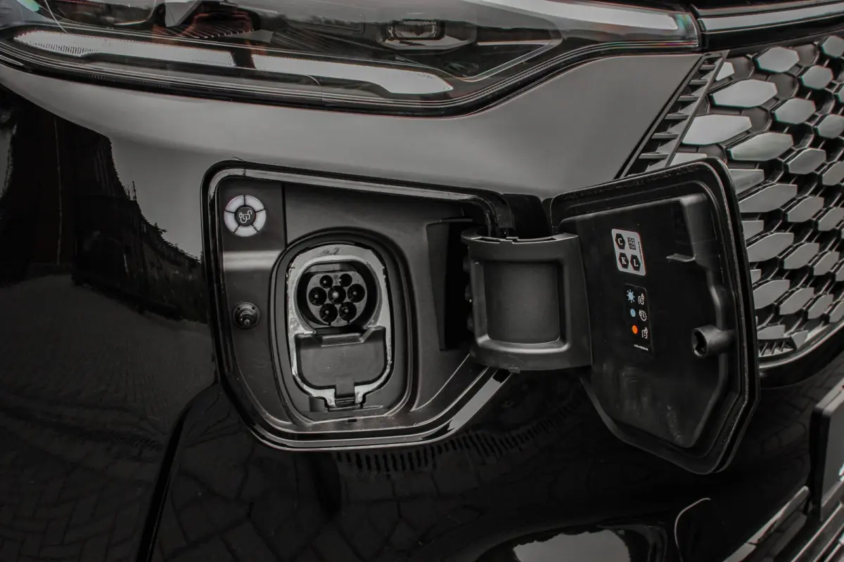 340 L2H1 Limited 71kWh 218PK / 360 CAMERA / 370KM RANGE / APPLE CARPLAY /DRIVERS- PACK / FULL OPTION