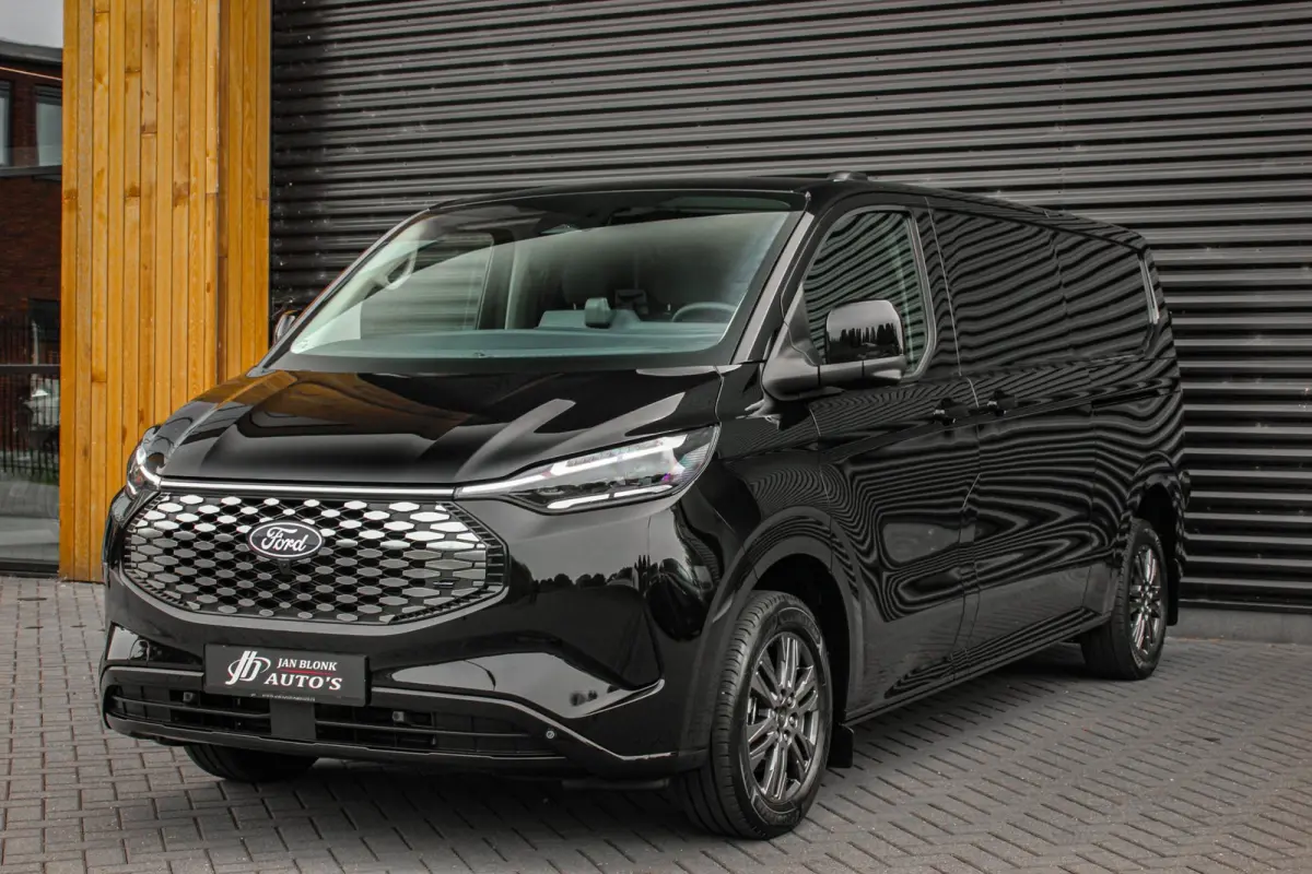 340 L2H1 Limited 71kWh 218PK / 360 CAMERA / 370KM RANGE / APPLE CARPLAY /DRIVERS- PACK / FULL OPTION