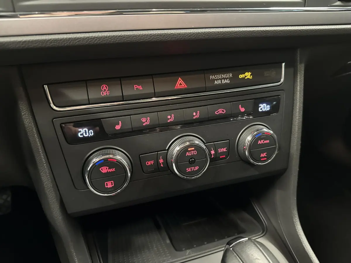 1.0 EcoTSI Style CRUISE STOELVER VIRTUAL CAMERA ECC.