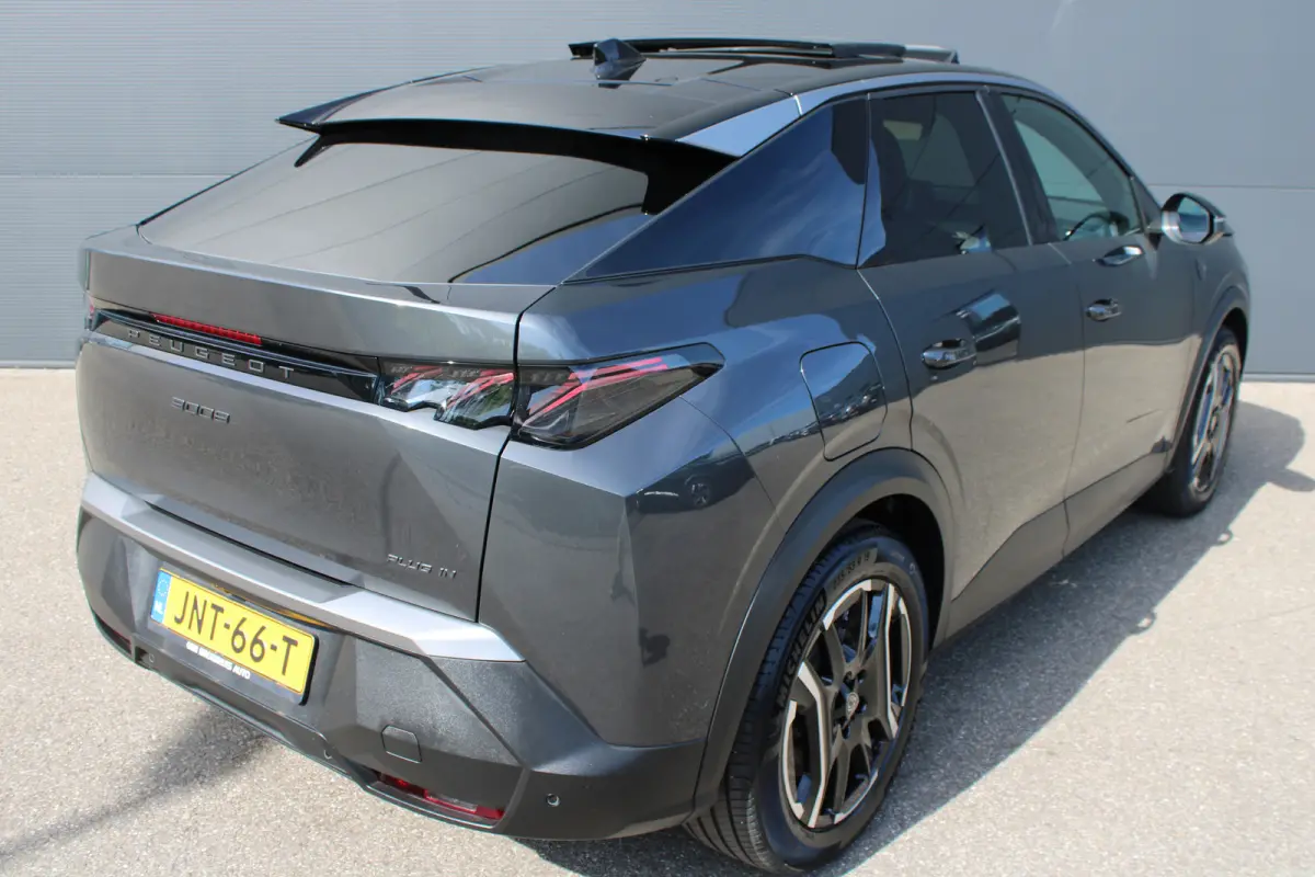 1.6 plug-in Hybrid 195 GT Automaat | Panorama/schuifdak | Luxe stoelen | Massage | Focal | Alcantara | Trekhaak
