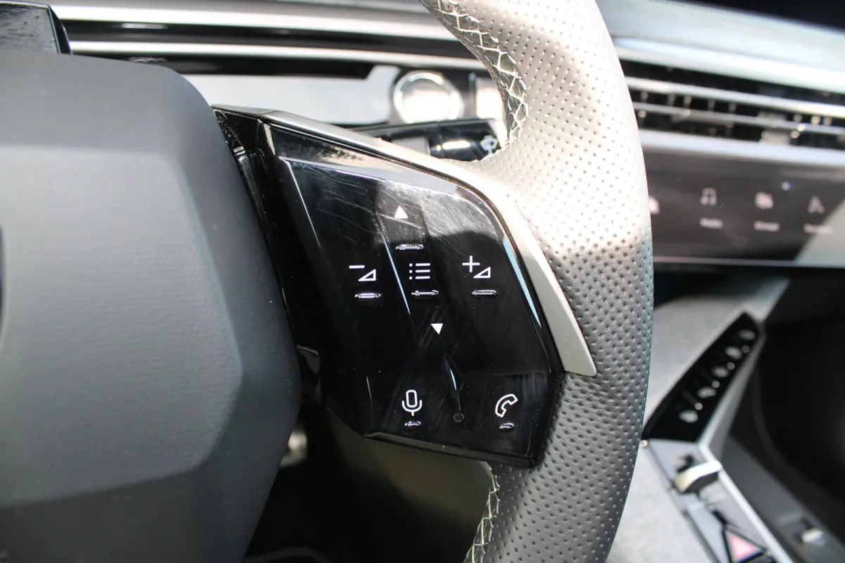 1.6 plug-in Hybrid 195 GT Automaat | Panorama/schuifdak | Luxe stoelen | Massage | Focal | Alcantara | Trekhaak