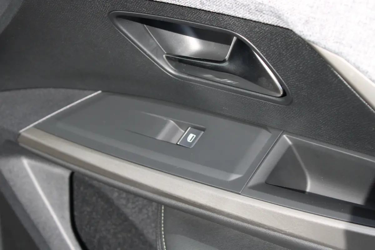 1.6 plug-in Hybrid 195 GT Automaat | Panorama/schuifdak | Luxe stoelen | Massage | Focal | Alcantara | Trekhaak
