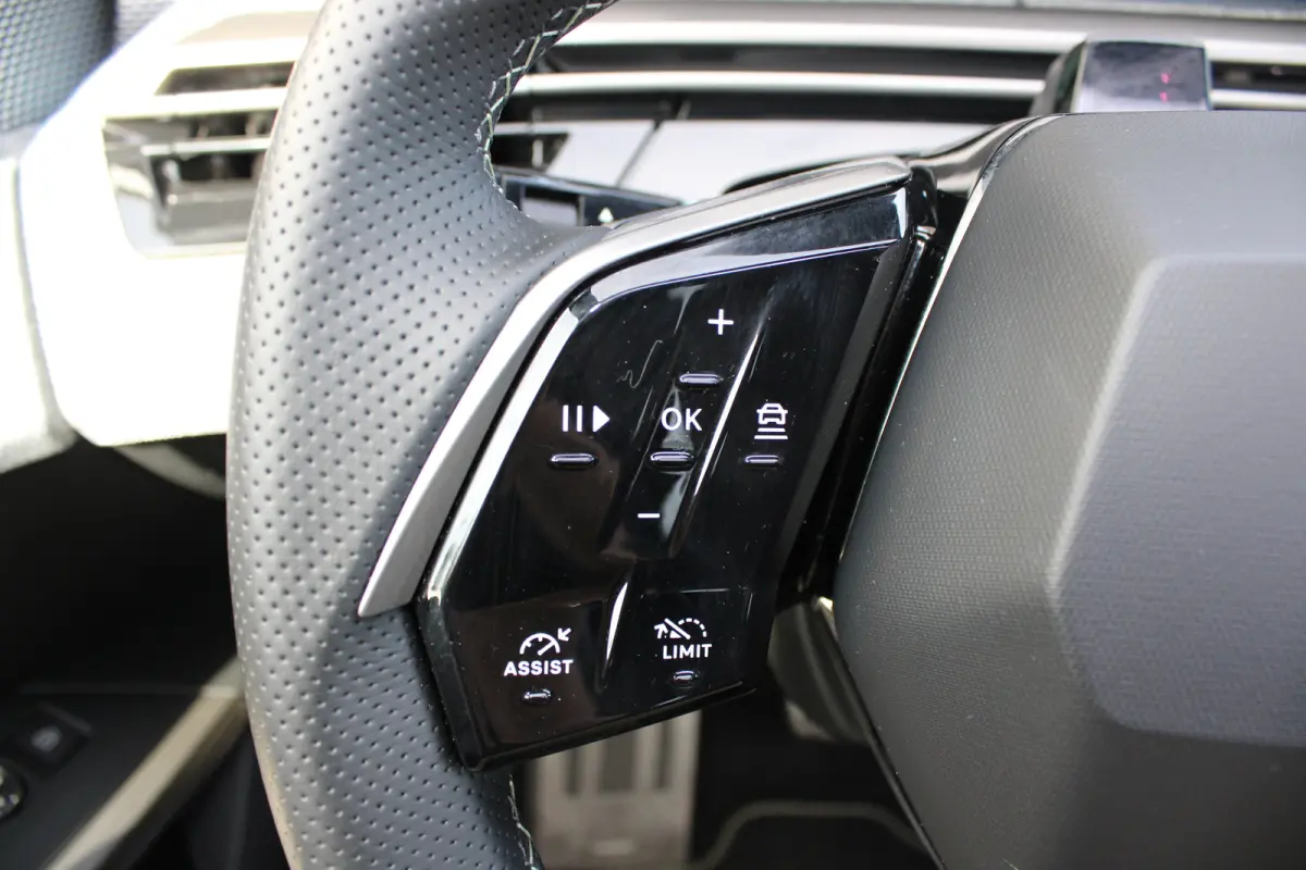 1.6 plug-in Hybrid 195 GT Automaat | Panorama/schuifdak | Luxe stoelen | Massage | Focal | Alcantara | Trekhaak