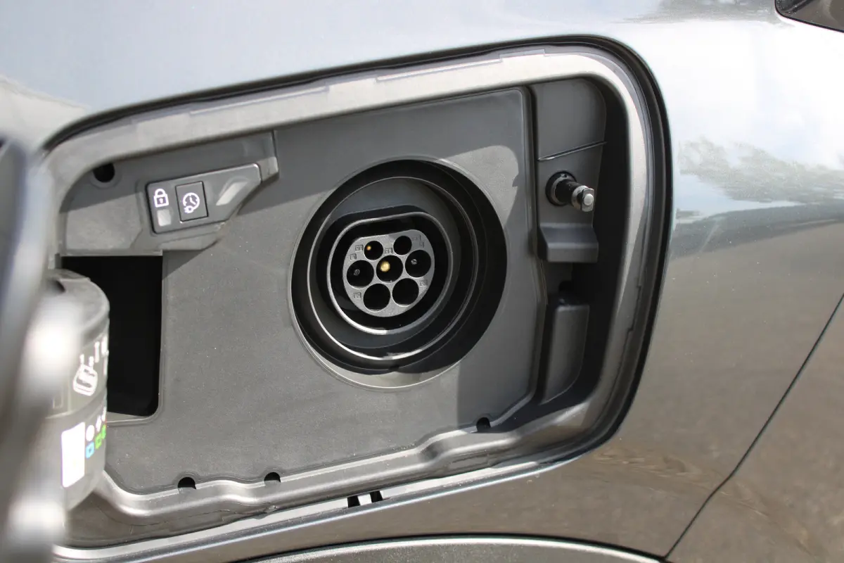 1.6 plug-in Hybrid 195 GT Automaat | Panorama/schuifdak | Luxe stoelen | Massage | Focal | Alcantara | Trekhaak