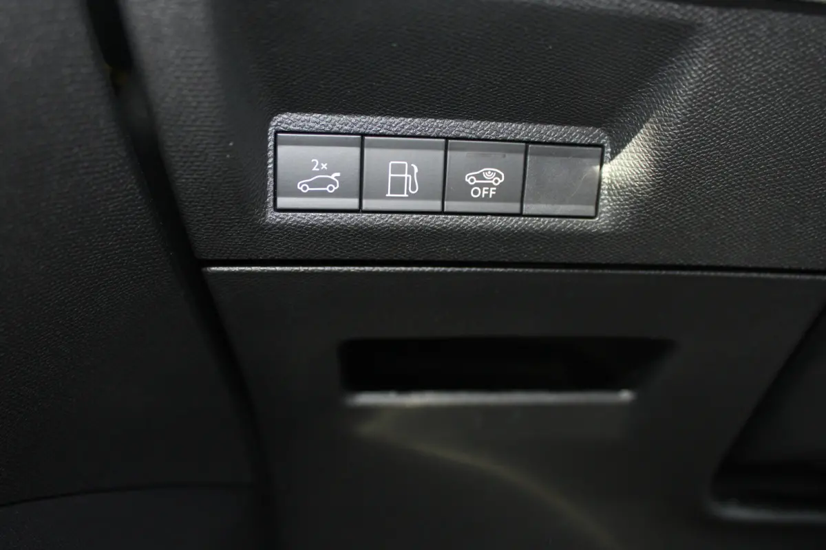1.6 plug-in Hybrid 195 GT Automaat | Panorama/schuifdak | Luxe stoelen | Massage | Focal | Alcantara | Trekhaak