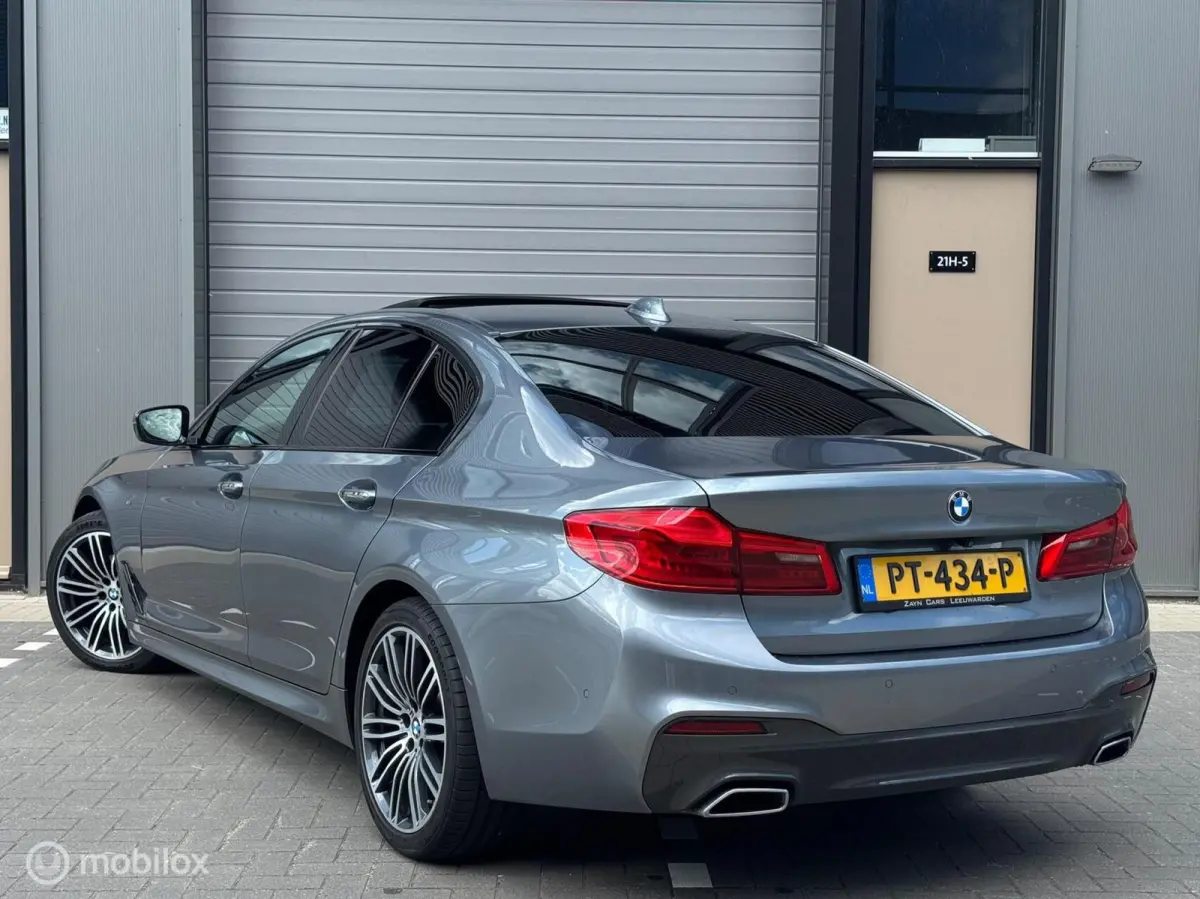 520d High Executive / Pano / 19 inch / head-up / camera / automaat / Dealeronderhouden