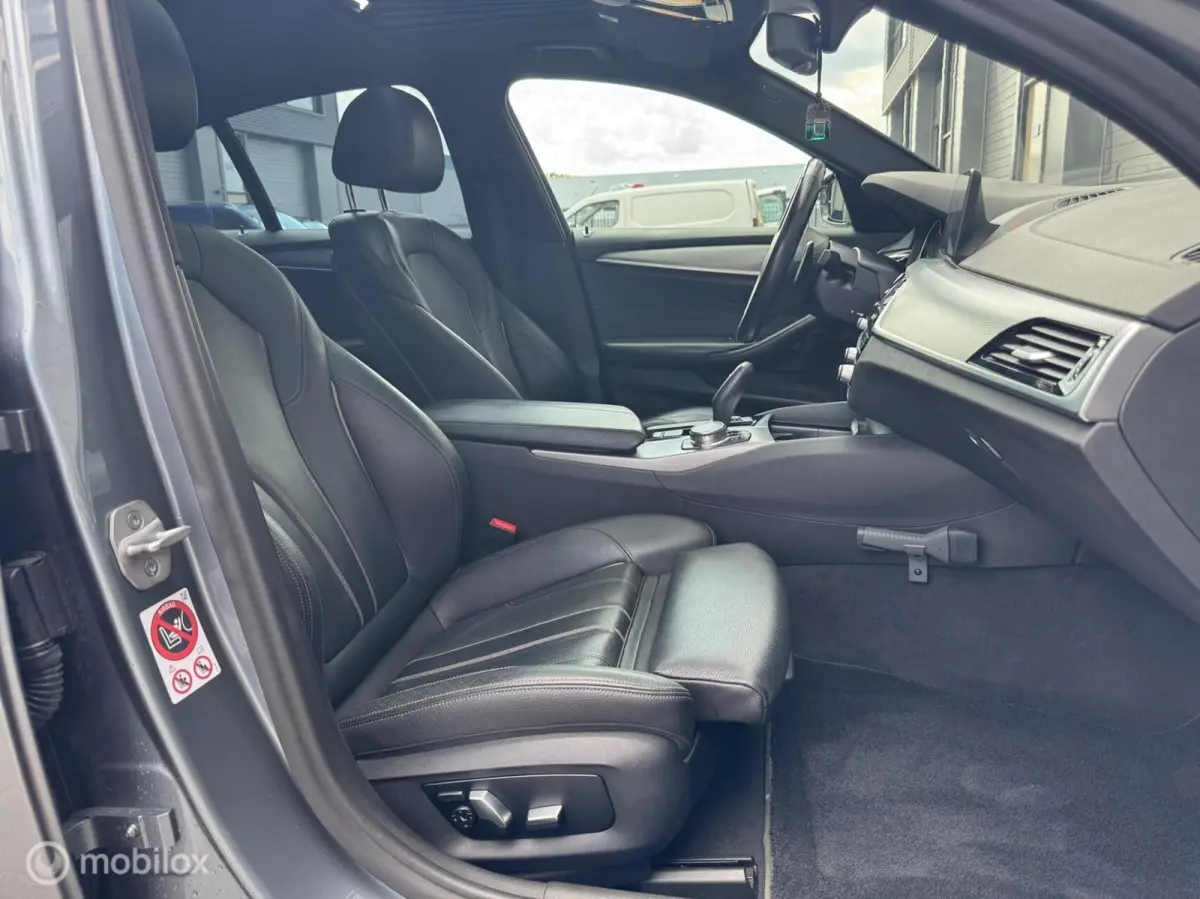 520d High Executive / Pano / 19 inch / head-up / camera / automaat / Dealeronderhouden