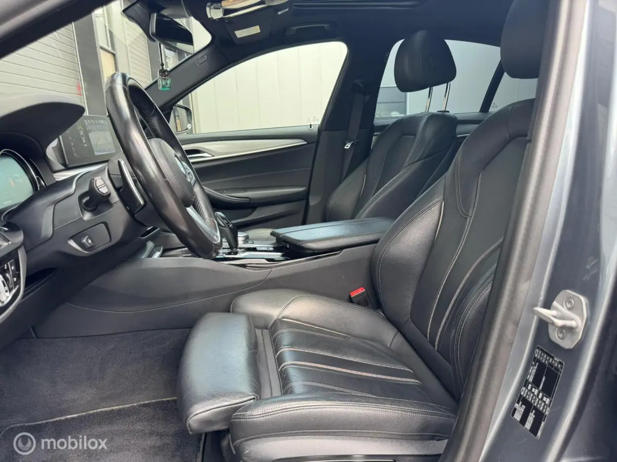 520d High Executive / Pano / 19 inch / head-up / camera / automaat / Dealeronderhouden