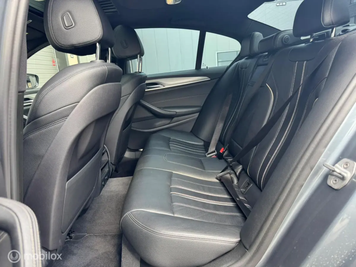 520d High Executive / Pano / 19 inch / head-up / camera / automaat / Dealeronderhouden