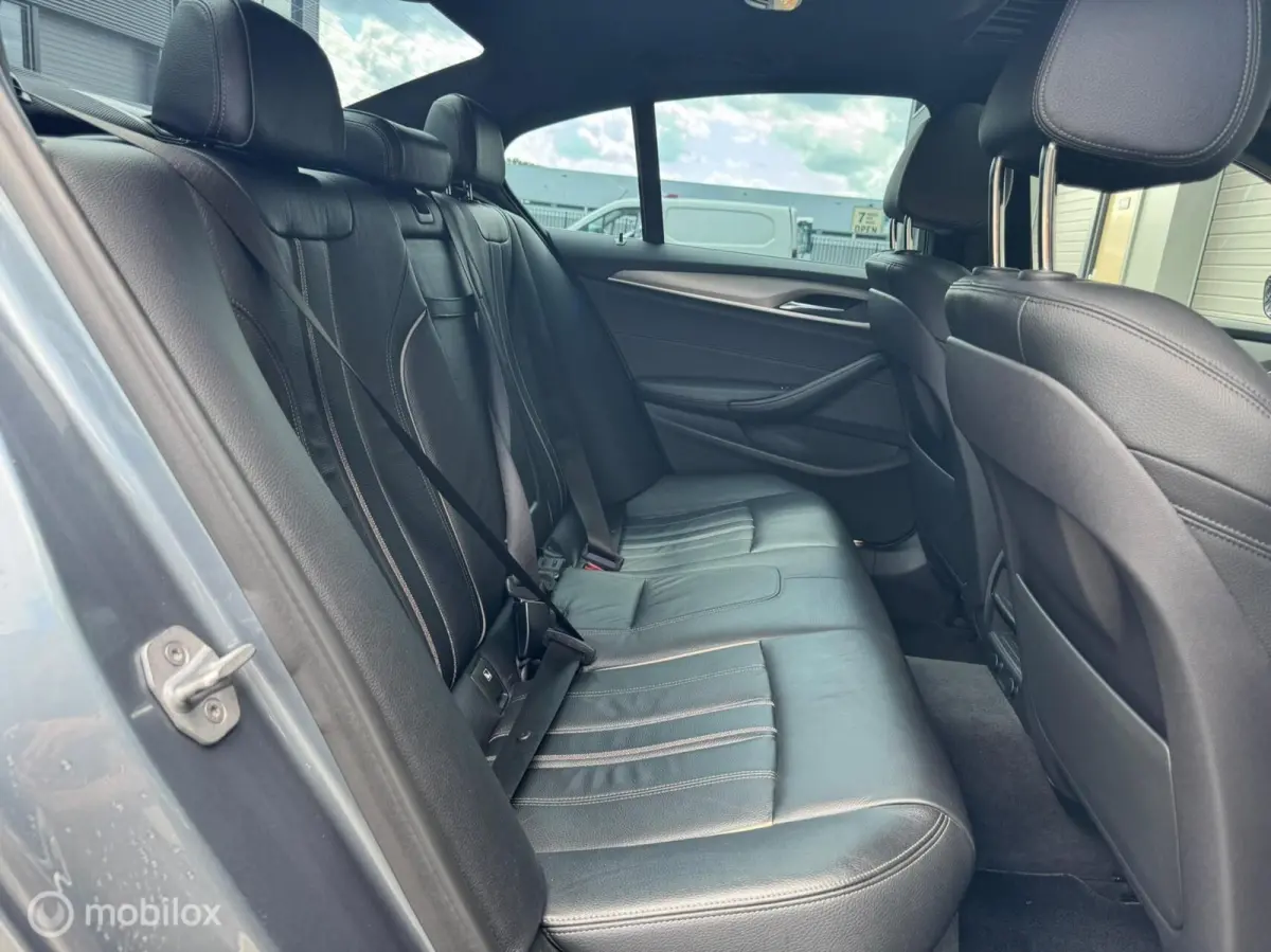 520d High Executive / Pano / 19 inch / head-up / camera / automaat / Dealeronderhouden